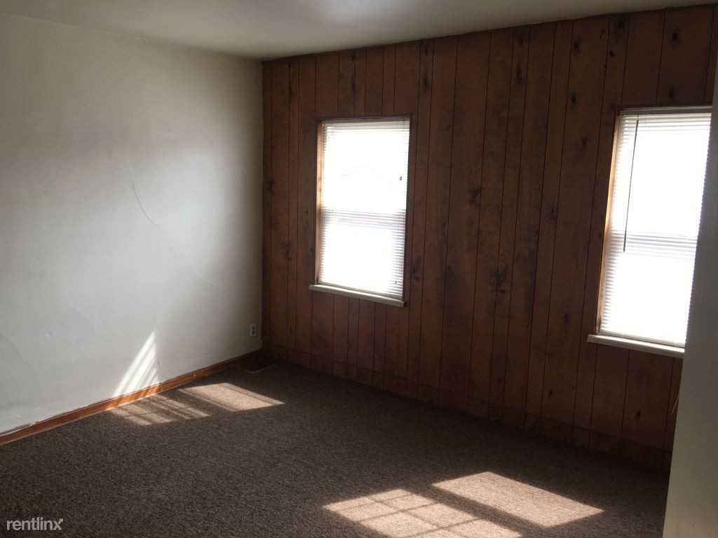 12 Maple St - Photo 2 of 6