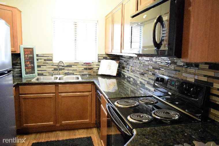 Off the 101/Raintree - Photo 2 of 9