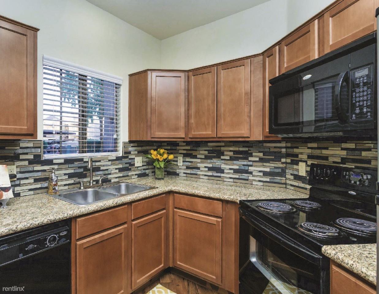 Off the 101/Raintree - Photo 3 of 12