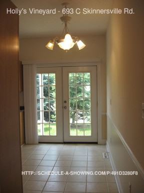 Holly'S Vineyard & Sweet Home Rd. #54