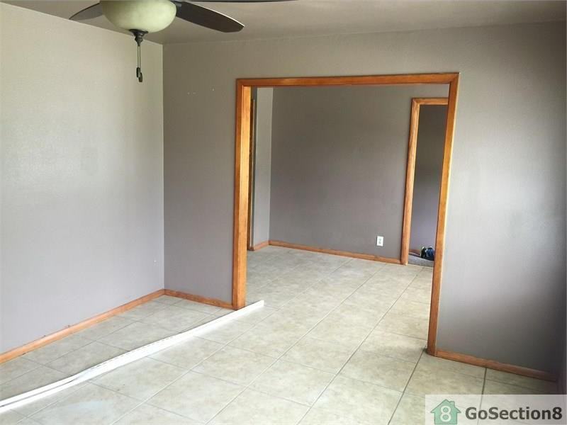 4932 N Elwood Ave - Photo 2 of 8