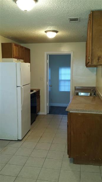 1713 Mary George Ave NW - Photo 3 of 11