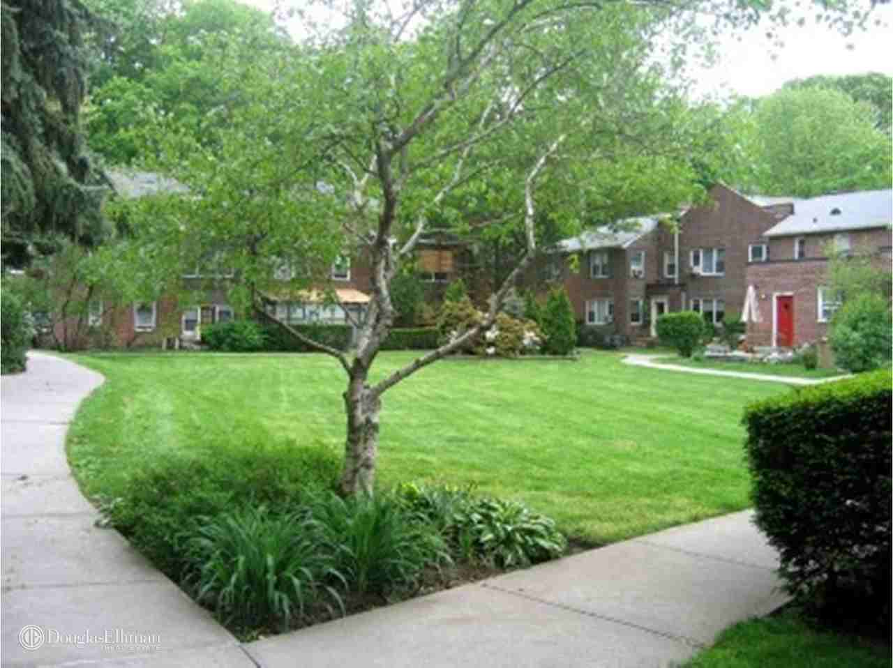 Henry Hudson Pkwy & West 246 Street,West 247 St #B21