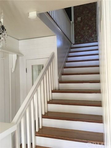 429 W 11th St - Photo 3 of 18