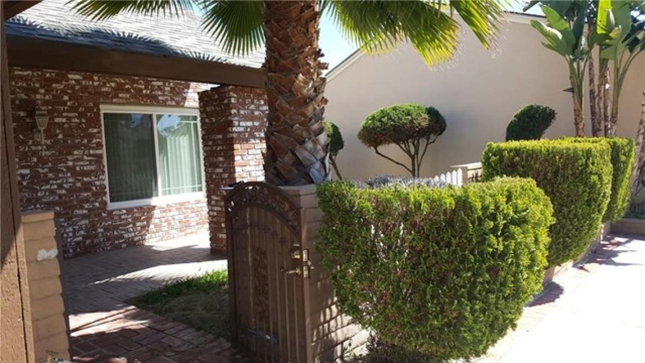2710 Dawn Ridge Pl - Photo 2 of 18