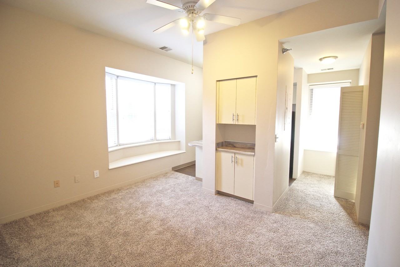 1003 Broadway Blvd - Photo 2 of 47