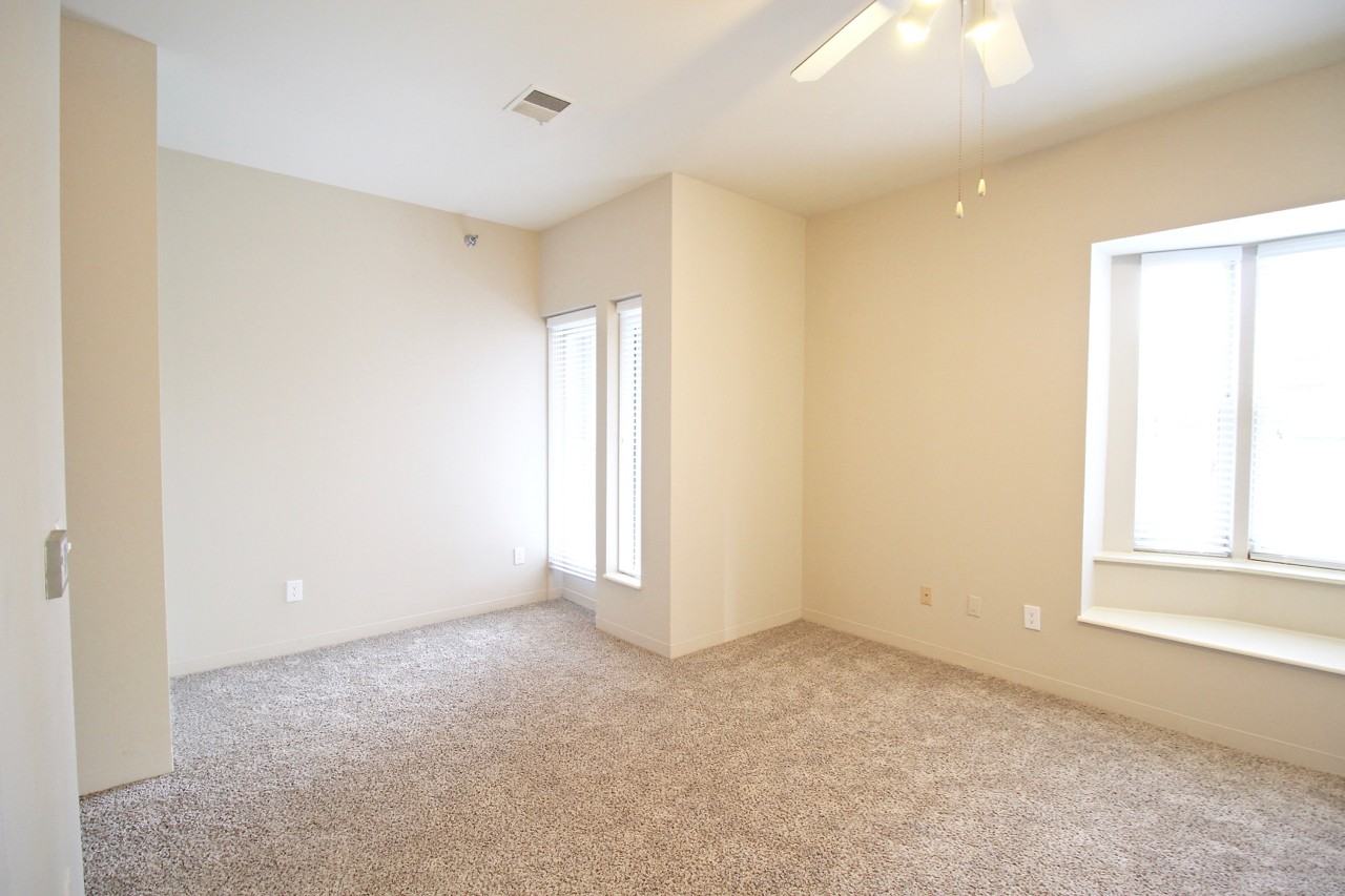 1003 Broadway Blvd - Photo 3 of 47