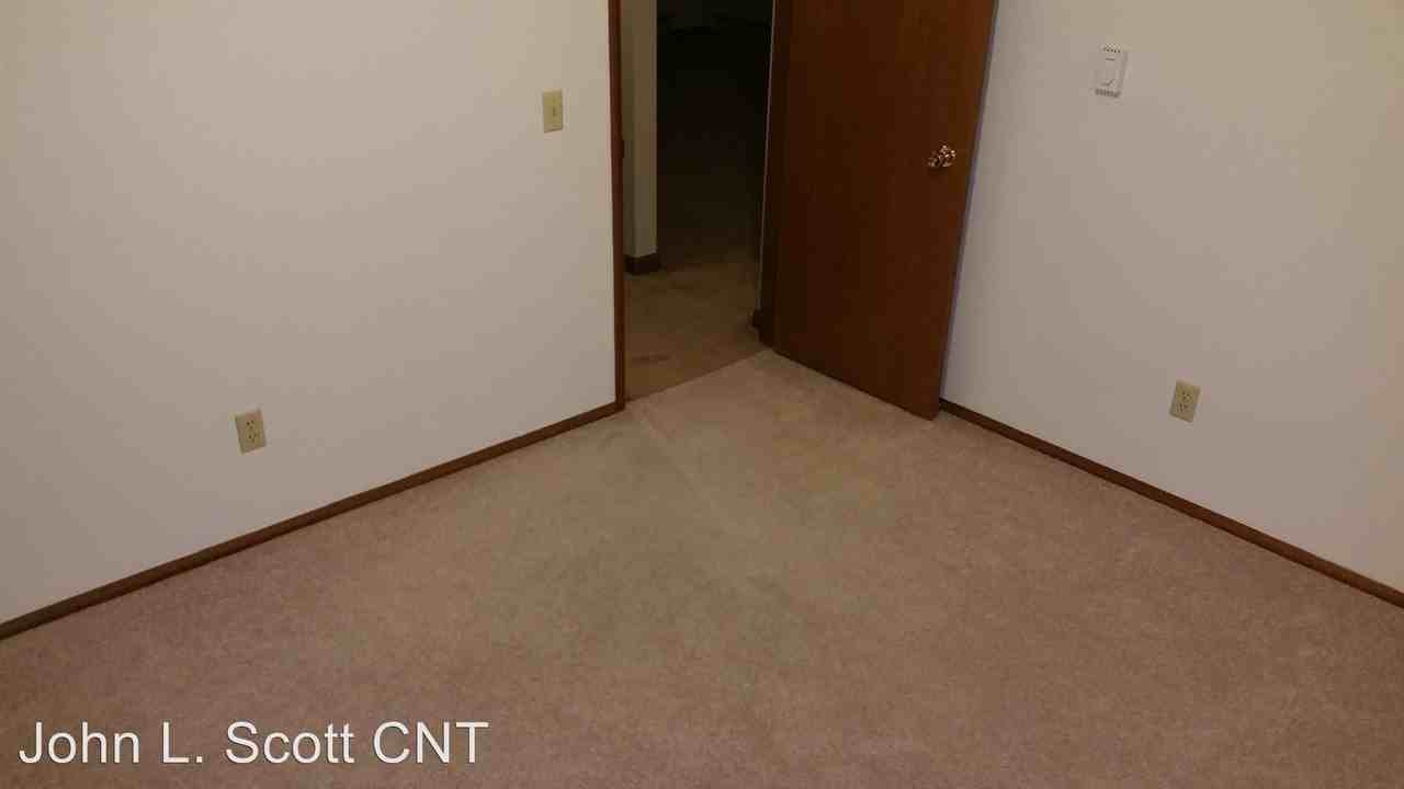 1807 N Tower Ave - Photo 2 of 11