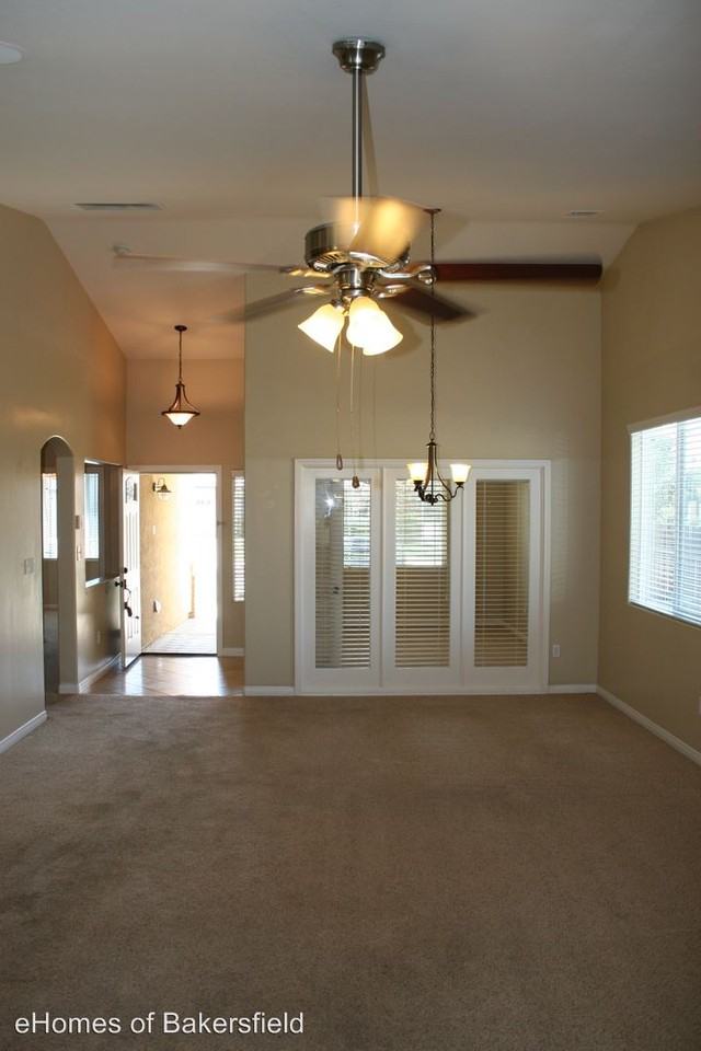 5602 Maldives Way - Photo 3 of 20