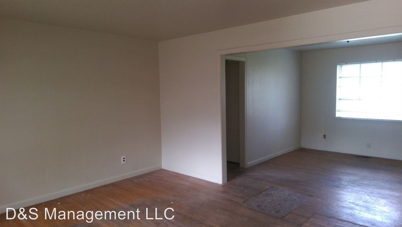 5121 S Dewey Ave - Photo 2 of 10