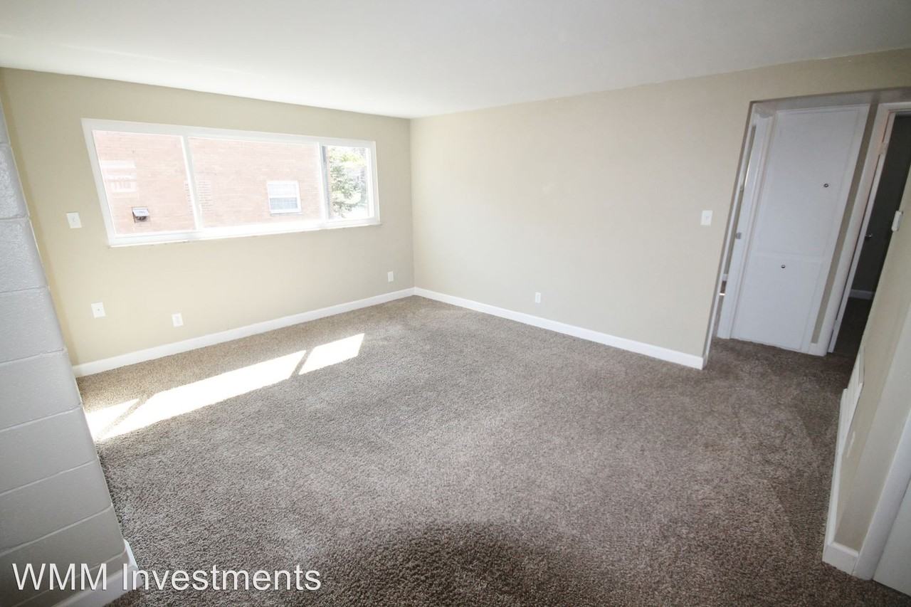 292 Broad Meadows Blvd - Photo 3 of 16