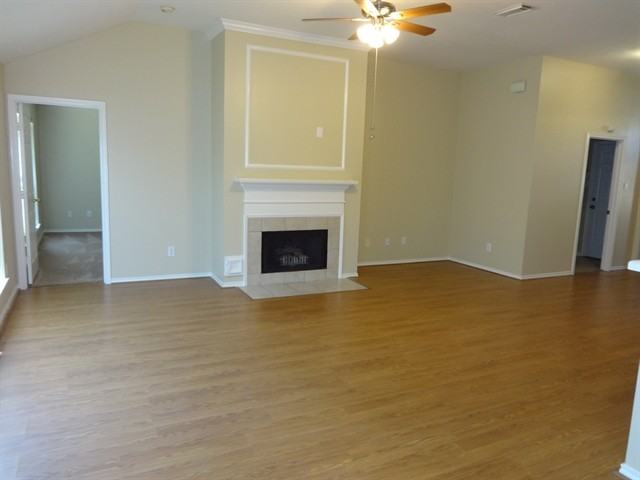 3603 Chesapeake Ct - Photo 3 of 15