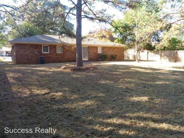 256 Valencia Cir - Photo 3 of 16