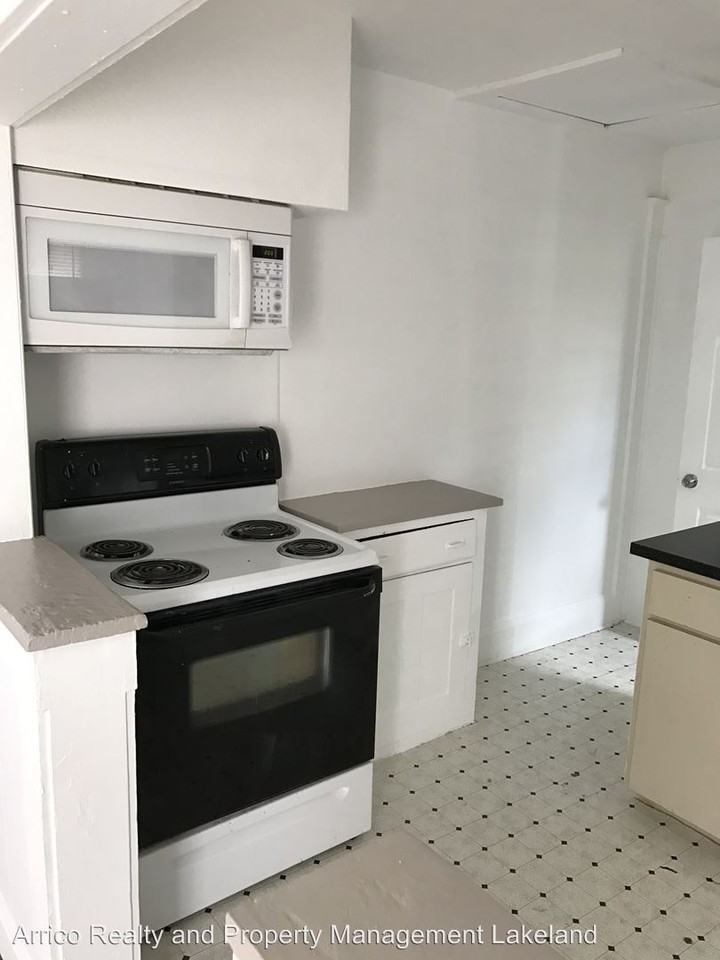 1147 N Vermont Ave - Photo 3 of 5