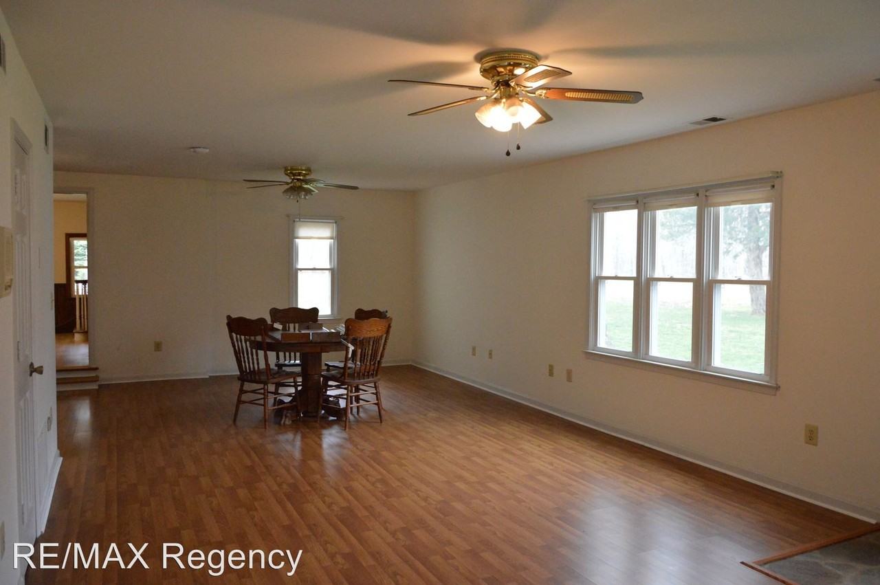 12602 Elk Run Rd - Photo 3 of 26