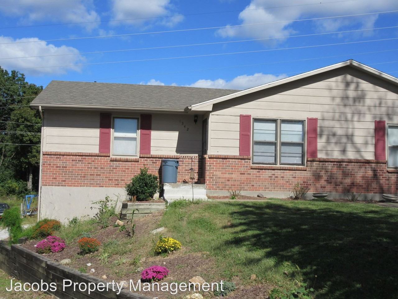 1344 S Mesa Dr - Photo 3 of 3