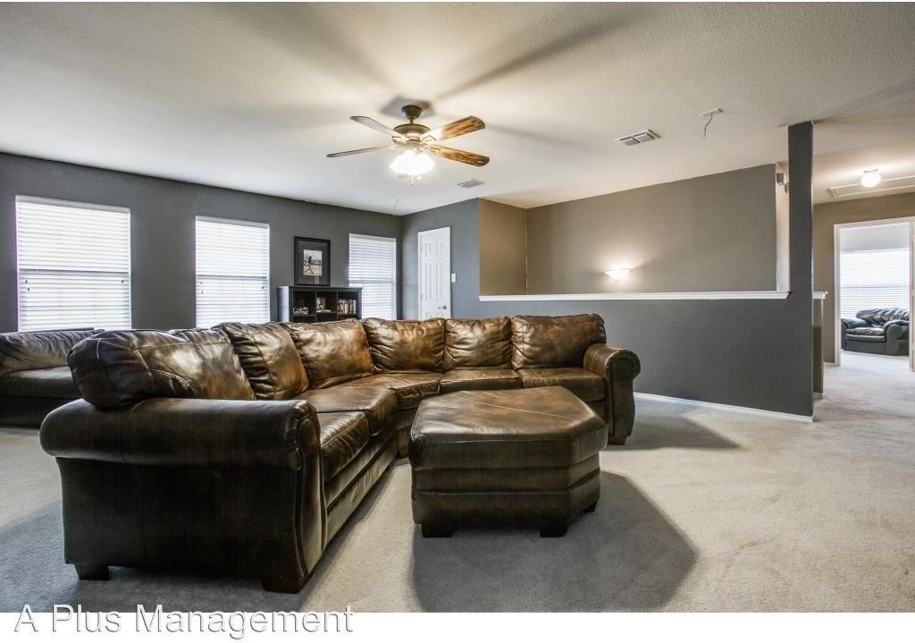 1501 Edgewater Dr - Photo 3 of 25