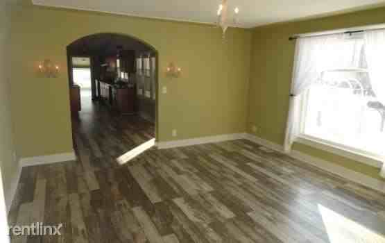 208 N Milford Rd - Photo 2 of 20