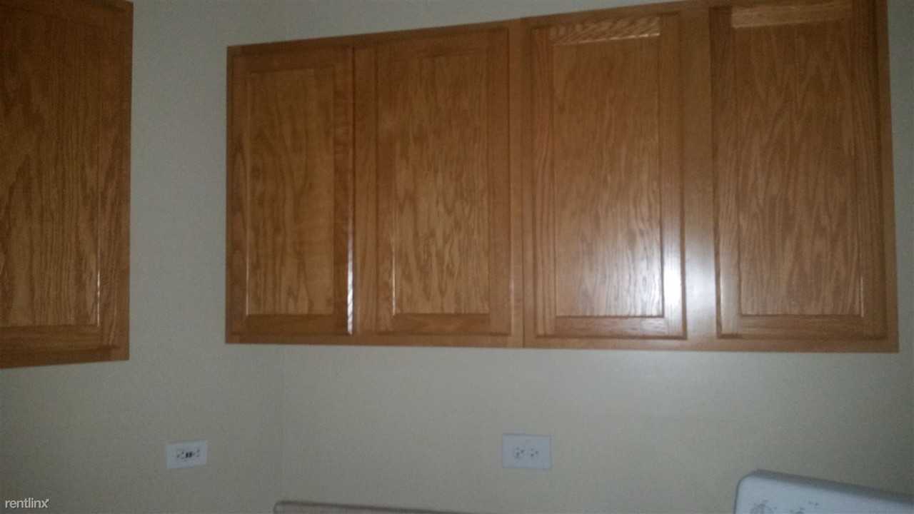 908 Leeds Ave - Photo 3 of 8