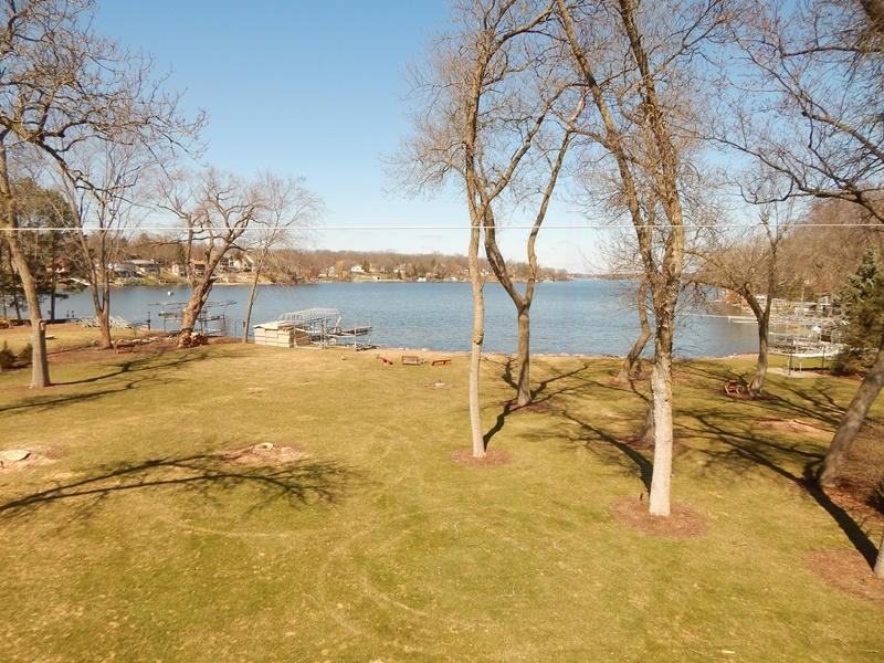 N48W34050 Jaeckles Dr - Photo 3 of 14