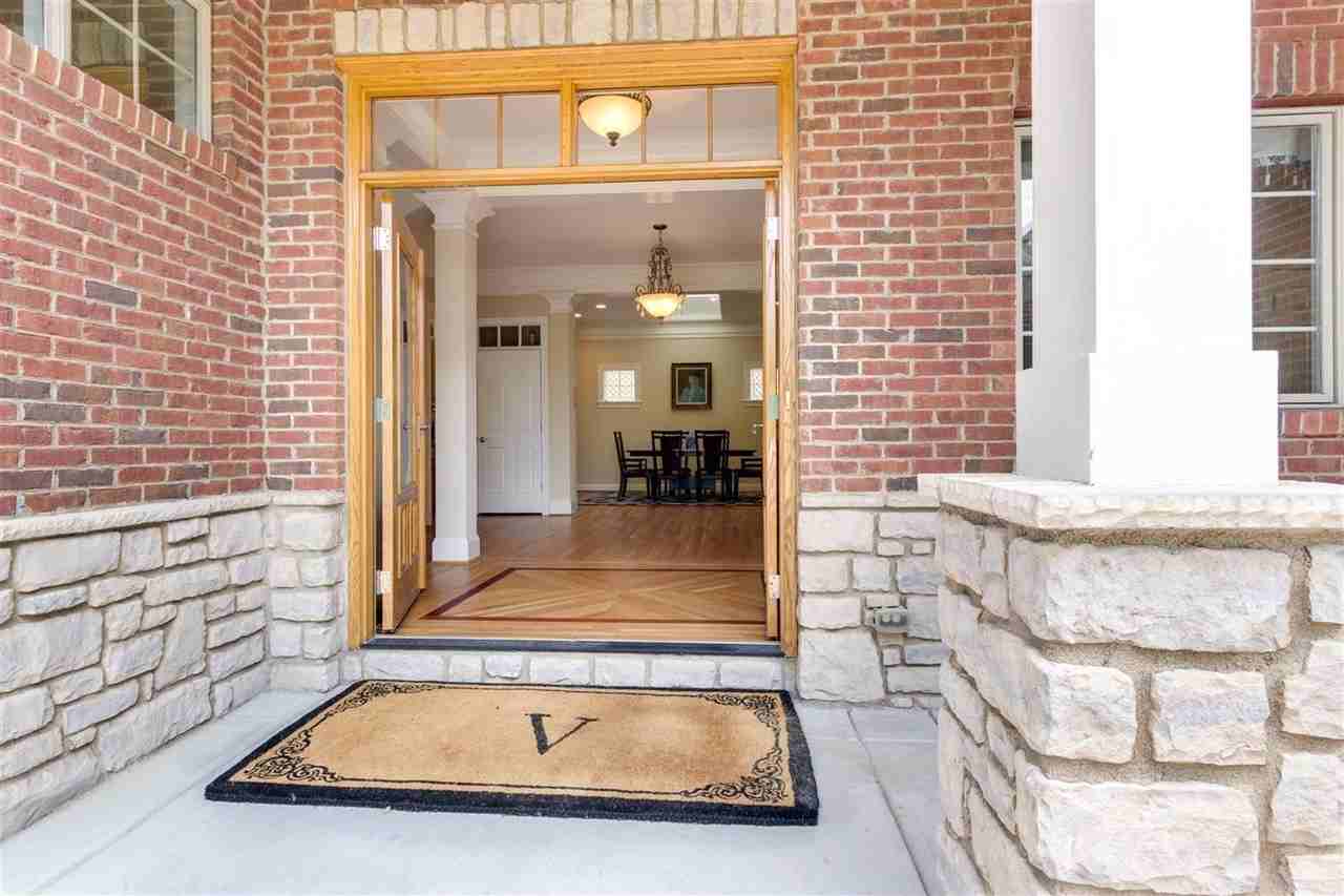 4513 Ravenwood Ct - Photo 2 of 25