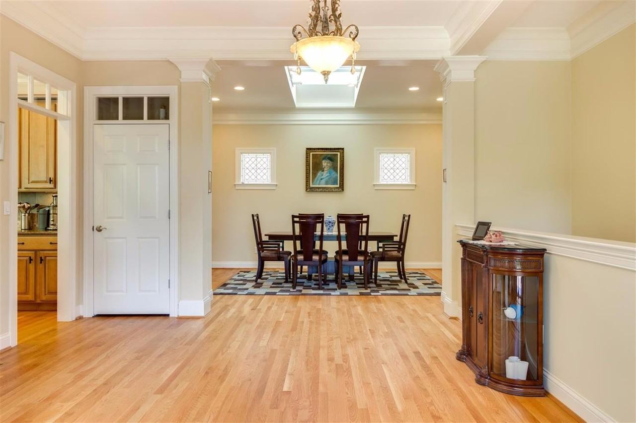 4513 Ravenwood Ct - Photo 3 of 25