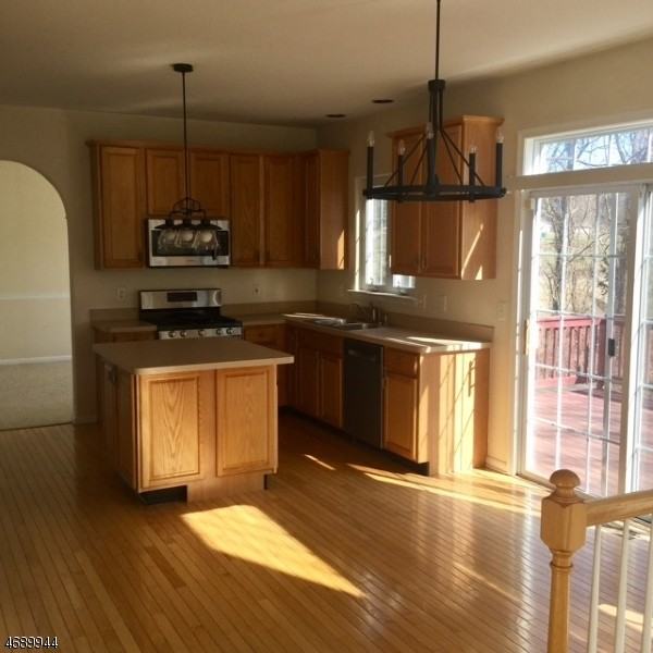 10 Jade Ln - Photo 3 of 14