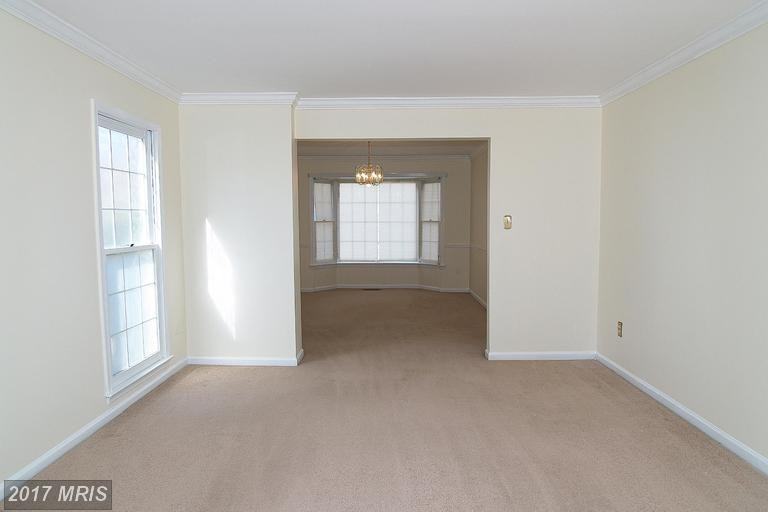 7306 Goddard Dr - Photo 3 of 30