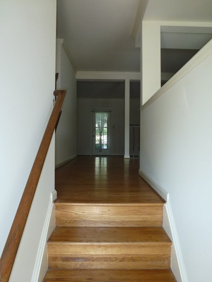 100 Edinburgh Ct - Photo 2 of 12