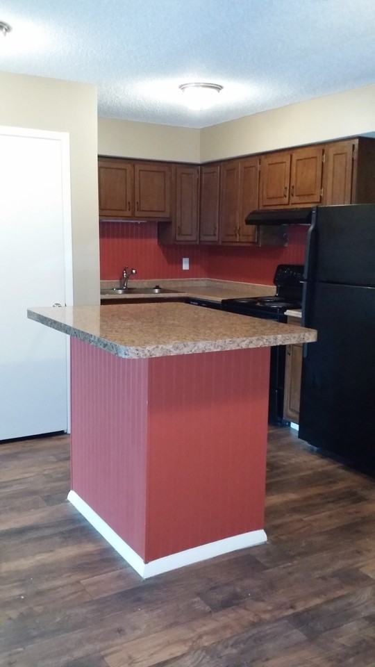 416 SE 3rd St - Photo 2 of 7