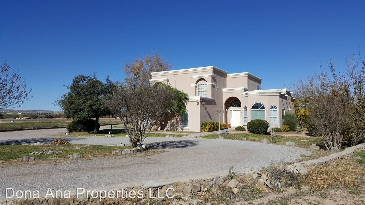 4200 Escondido Ln - Photo 3 of 44