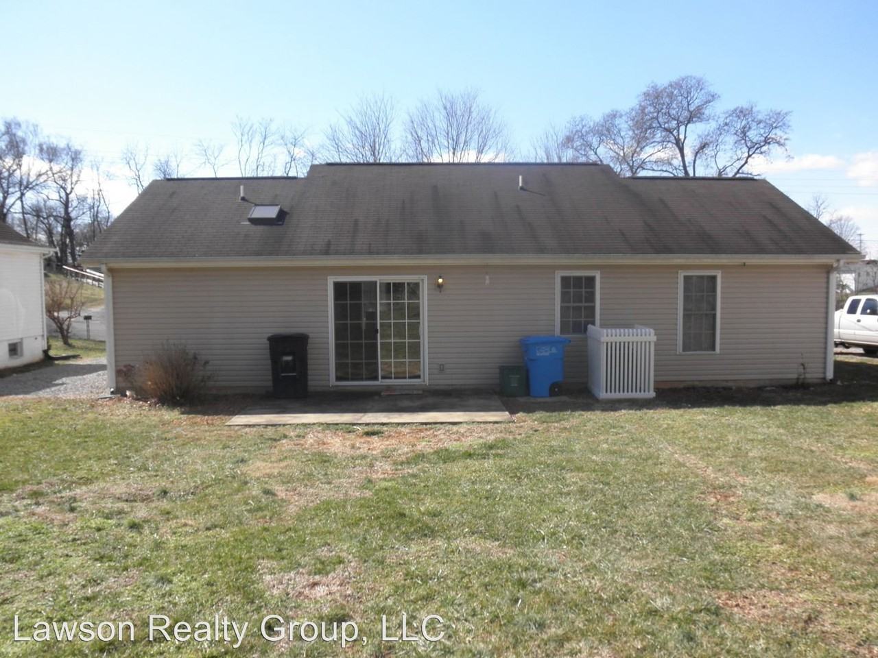 1727 19th St NE - Photo 3 of 25