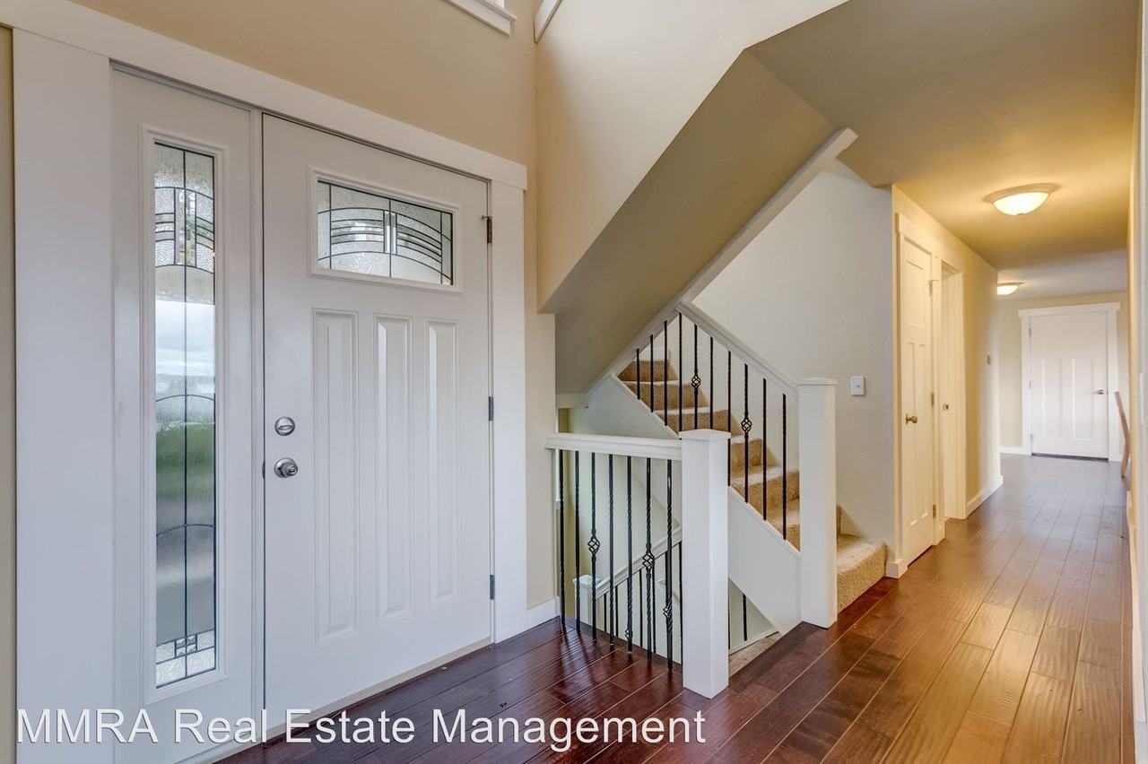 213 Bayside Rd - Photo 3 of 34