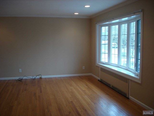 20 Mercer Ave - Photo 2 of 14