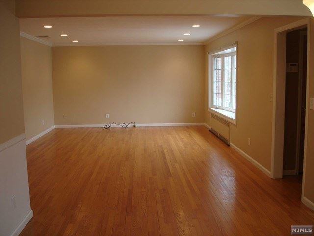 20 Mercer Ave - Photo 3 of 14