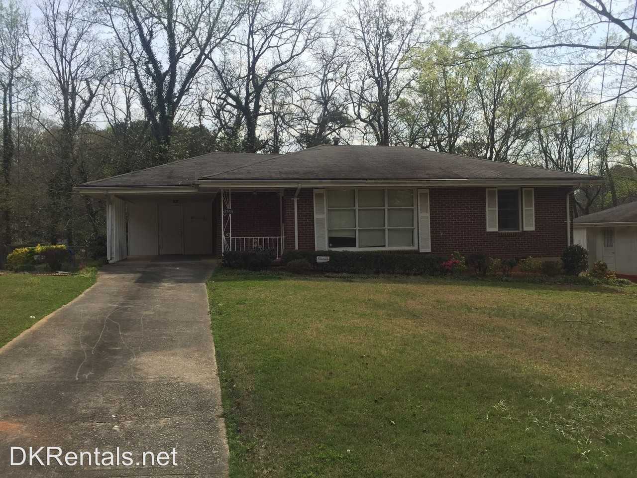 2888 Rockwood Rd - Photo 2 of 13