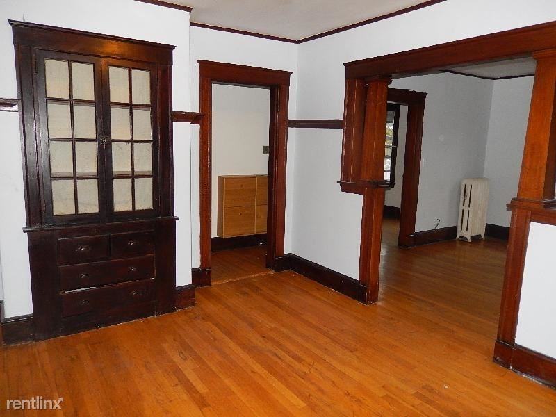998 Broadway - Photo 2 of 4