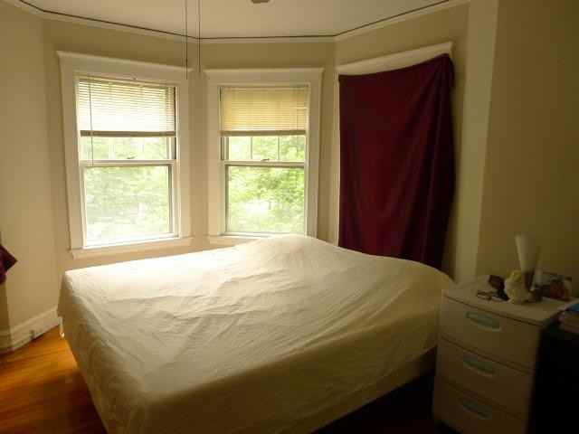 375 Concord Ave - Photo 3 of 6