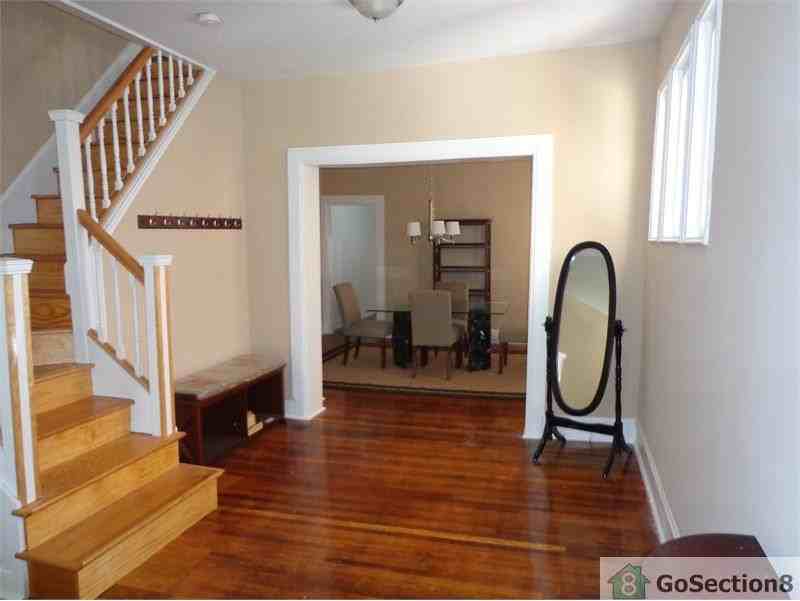 4660 Kernwood Ave - Photo 3 of 17