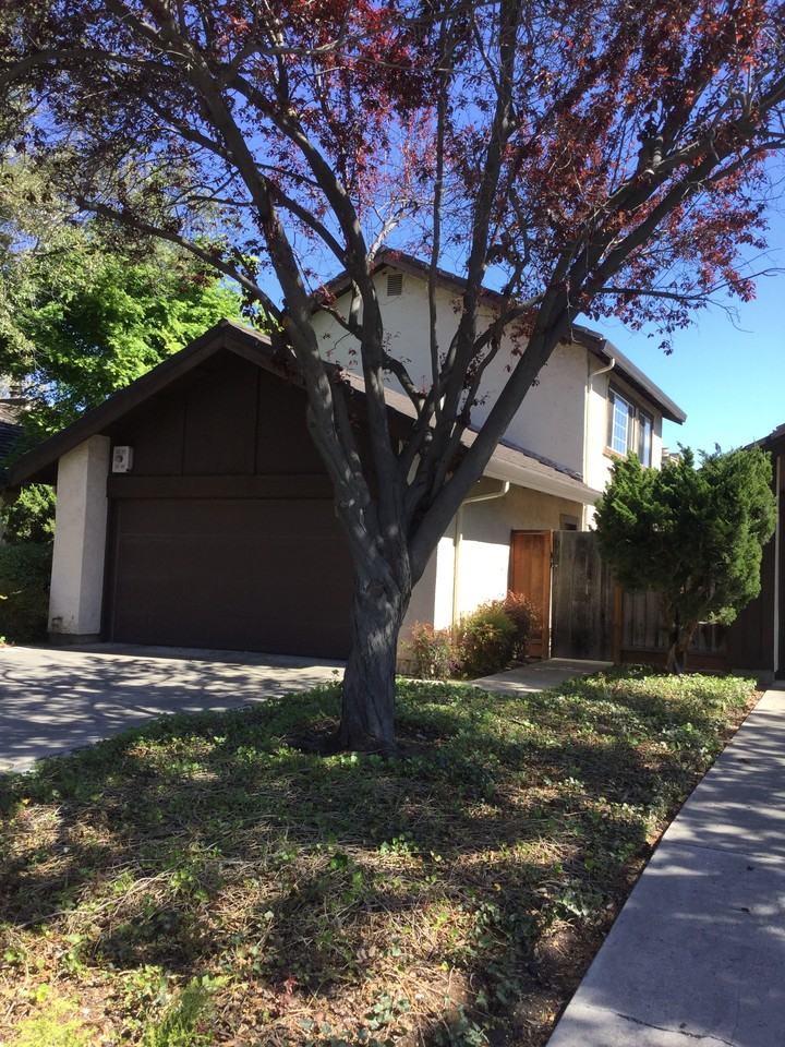 2635 Mabury Square - Photo 2 of 20