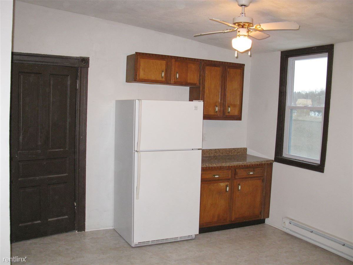 164 S Main St - Photo 2 of 12