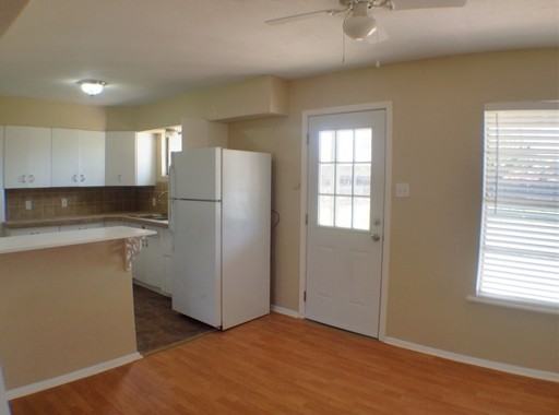 1923 Dellcrest Dr - Photo 3 of 12