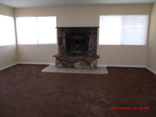 21012 Crest Dr - Photo 3 of 10