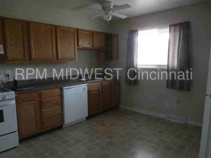 9033 Orangewood Dr - Photo 2 of 6