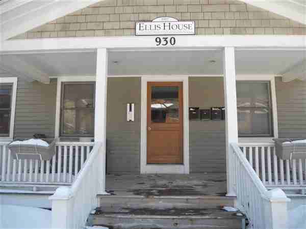 930 Wealthy St SE #C - Photo 2 of 10