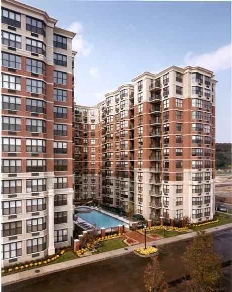 Riverbend at Port Imperial - Photo 2 of 4