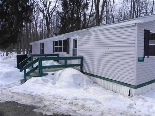 2300 N Parma Rd - Photo 2 of 10