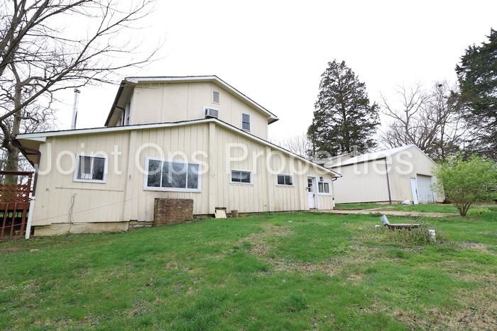 7005 Hillview Dr - Photo 3 of 41