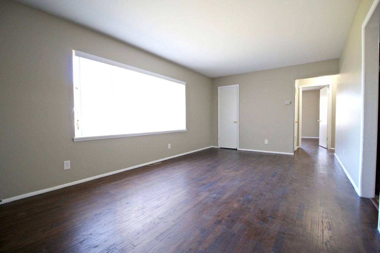 8834 Flora Ave - Photo 2 of 19