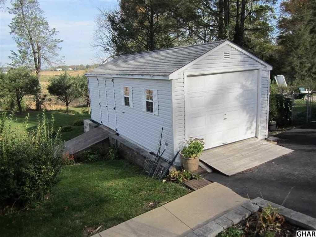 3628 Colebrook Rd - Photo 3 of 11